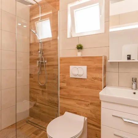 Pet Friendly In Radasinovci Casa vacanze Drliceve Kuce