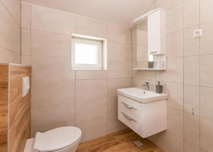 4 Bedroom Awesome In Radasinovci Vikendica