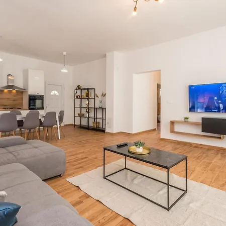 Pet Friendly In Radasinovci Prázdninový dům Drliceve Kuce
