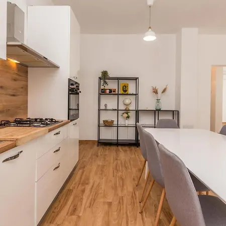 4 Bedroom Awesome In Radasinovci * Drliceve Kuce