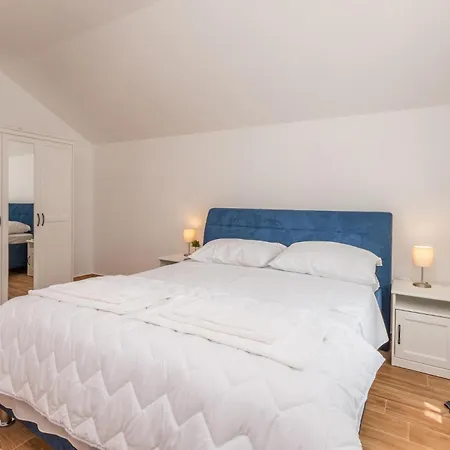 Pet Friendly In Radasinovci Drliceve Kuce