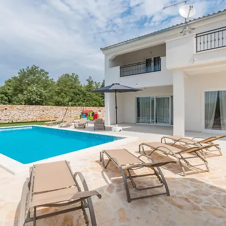 4 Bedroom Awesome In Radasinovci Holiday home