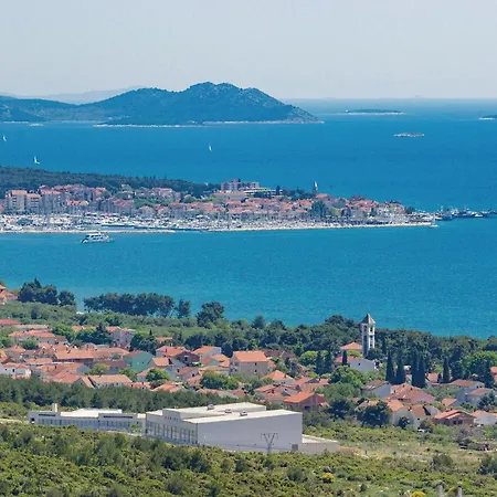 4 Bedroom Awesome In Radasinovci Holiday home *
