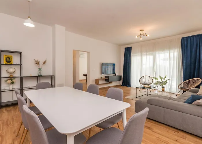 4 Bedroom Awesome In Radasinovci Drliceve Kuce